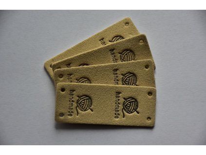 Koženkový štítek půlený Hand made klubko 5x2cm béžový